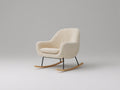 Mecedora tapizada 85x75x85 cm color beige con base de balanceo de madera para interior diseño moderno